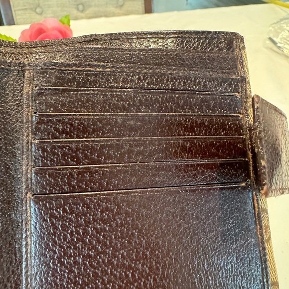 Authentic Gucci wallet - Picture 7 of 13